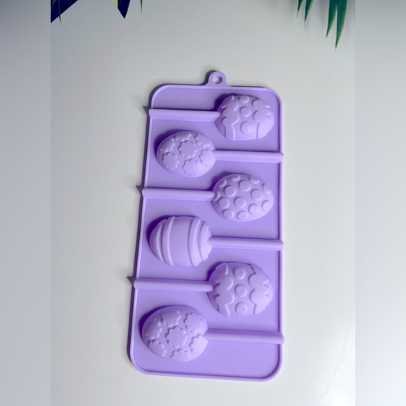 Silicone candy, chocolate or cake pop mold -NWOT - Picture 1 of 2